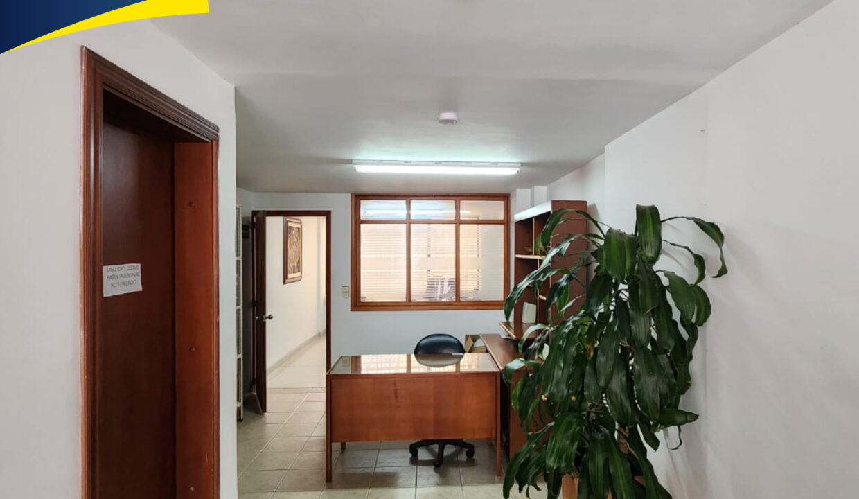 LOCAL COMERCIAL EN VENTA EDIFICIO PARQUE VERSALLES -01