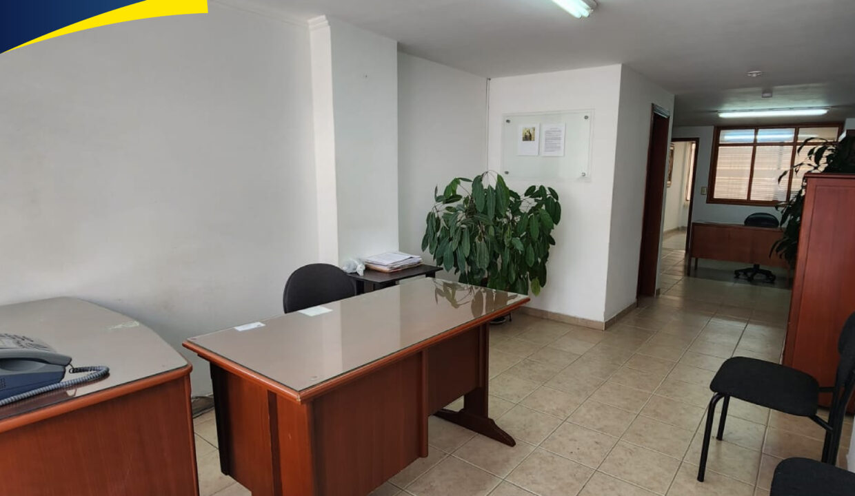 LOCAL COMERCIAL EN VENTA EDIFICIO PARQUE VERSALLES -02