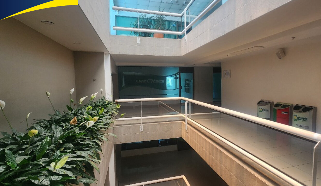 OFICINA- CONSULTORIO EN VENTA, CENTRO COMERCIAL VALLE DE ATRIZ-08