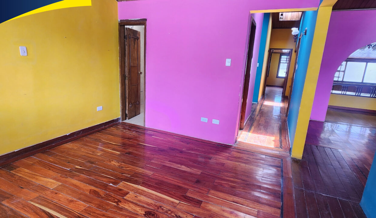 CASA COMERCIAL EN ARRIENDO EN LA AVENIDA LOS ESTUDIANTES 24 10 2024-06