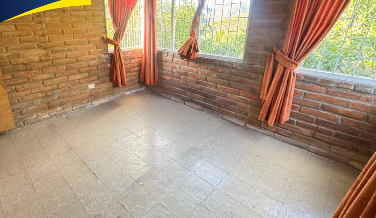 CASA DE DESCANSO EN VENTA EN EL PUEBLO DE CHACHAGUI-10